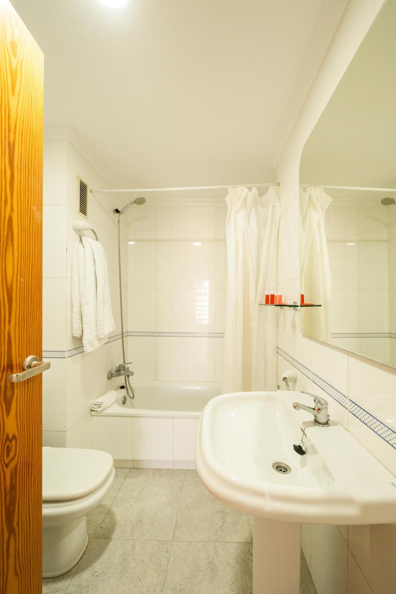 בנידורם San Diego Apartments By Mc מראה חיצוני תמונה