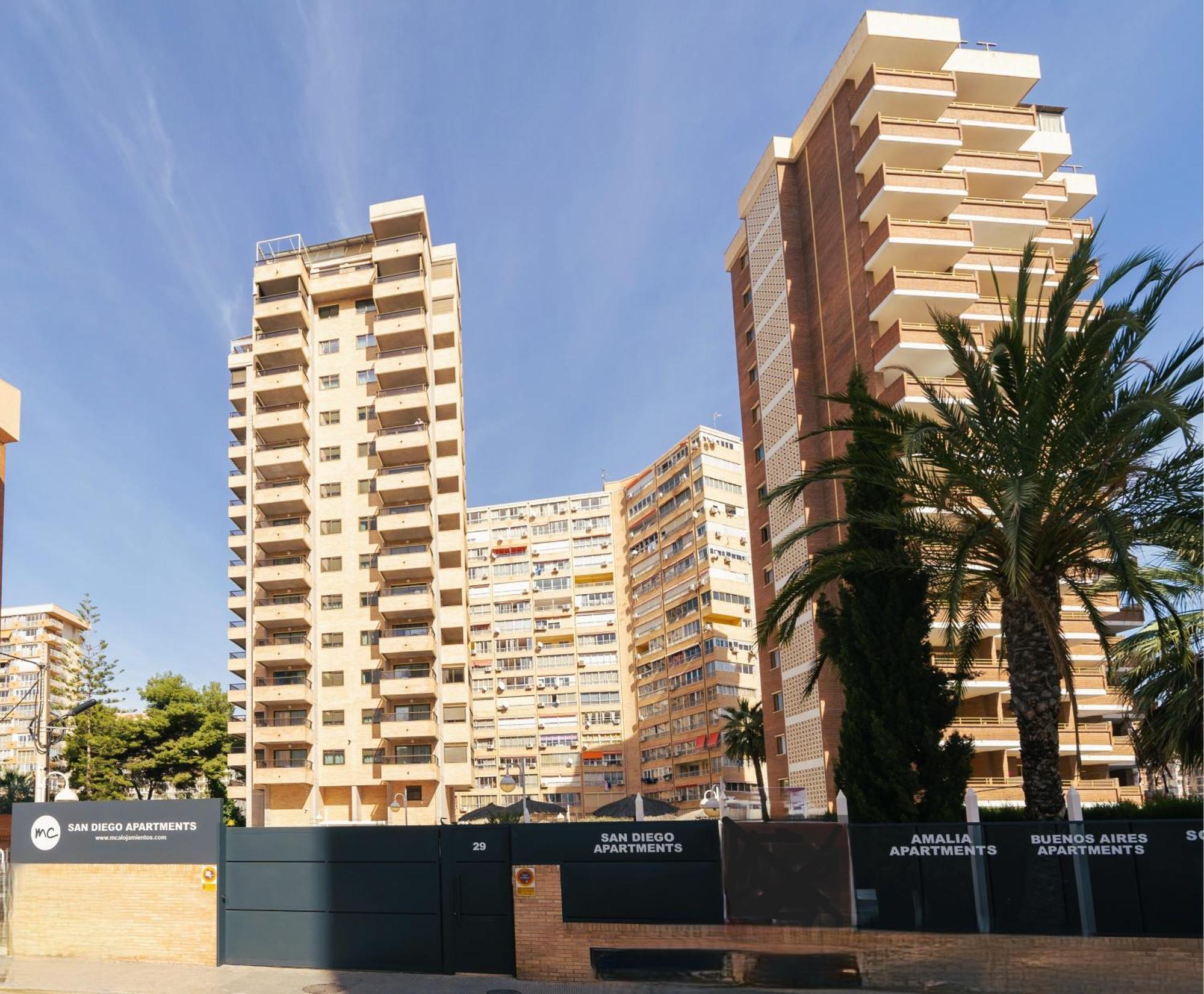 בנידורם San Diego Apartments By Mc מראה חיצוני תמונה